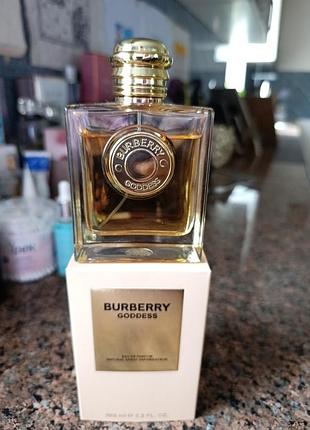 Духи burberry goggess, остаток 80мл, красивый аромат.