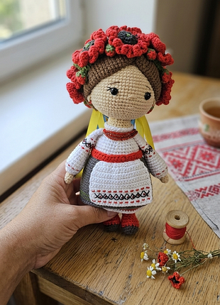 Інтер’єрна в’язана лялька-україночка ручної роботи | подарунок 5