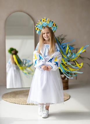 Вышитое платье вышиванка для девочки ласточки желтые голубые