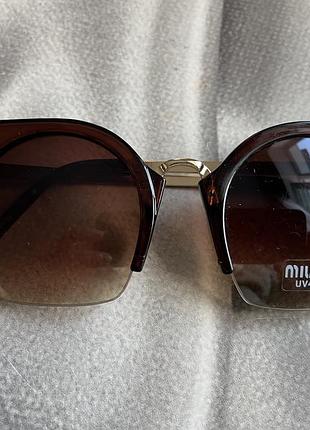 Брендові сонцезахисні окуляри від miu miu