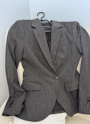 Приталений жакет zara