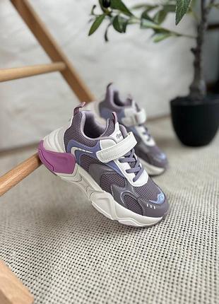 Крутезні кросівки для дівчинки