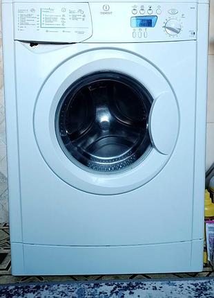 Пральна машинка indesit wise 8 або на зап.частини
