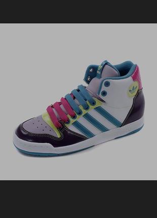 Кроссовки женские adidas p.37