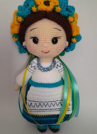 Украинка с маками