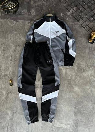 Спортивный костюм reebok