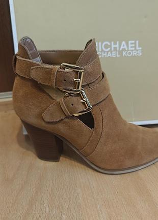Замшеві ботильйони michael kors