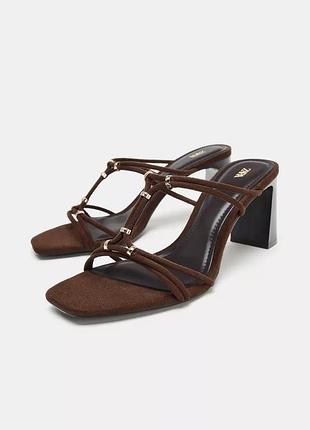 Босоніжки жіночі коричневі zara new