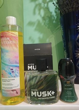 Набір чоловічий у складі : кремовий гель для душу 500 мл, туалетна вода musk+ metropololitano 50 мл +роликовий дезодорант для тіла 50 мл