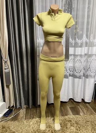 Стильный костюм для тренировок