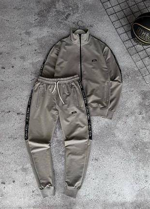 Спортивный костюм калвин кляйн