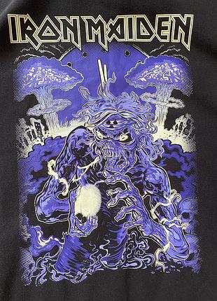 Худи iron maiden x h&m с принтом, светящимся в темноте р l