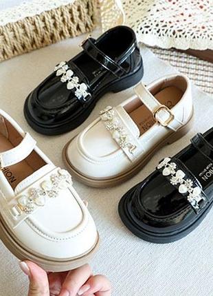 Стильні туфлі для дівчаток