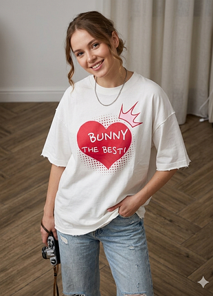 Стильная белая футболка оверсайз с принтом "bunny the best"