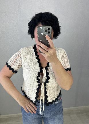 Гарна ажурна блуза