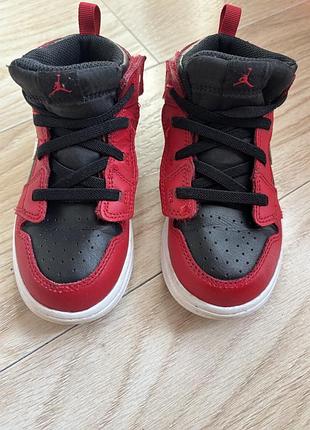 Продаю кросівки nike jordan оригинал, розмір 26, в ідеальному стані .