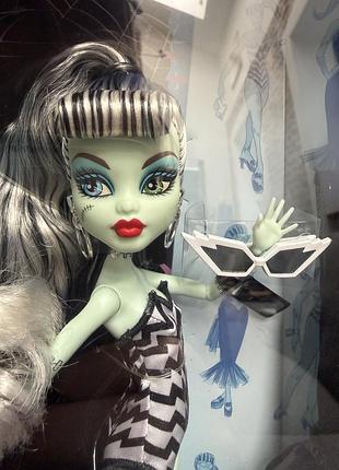 Frankie stein x barbie monster high 2