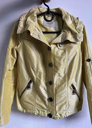 Вітрівка burberry.