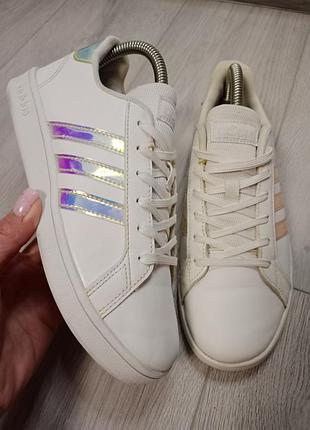 Кроссовки adidas