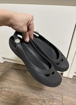 Crocs 6 чорні гумові капці шльопанці з застібкою