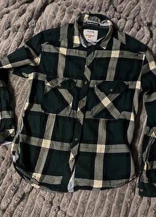 Картата сорочка зелена