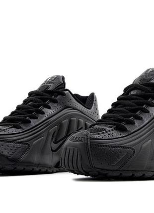N*ke shox r4 black 5