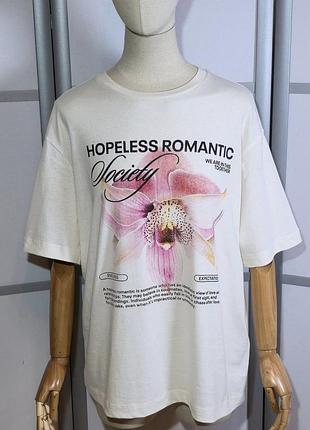 Vero moda известный датский бренд котоновая кремовая футболка свободного силуэта с оригинальным принтом