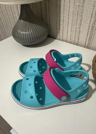 Босоніжки на дівчинку crocs c 10