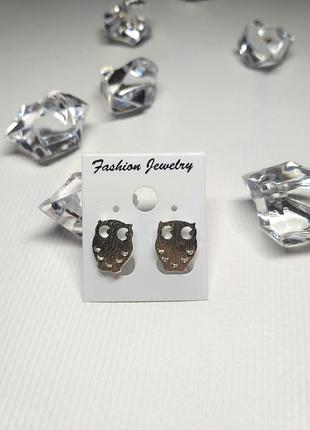 Сережки гвоздики сова