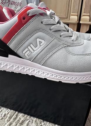 Спортивні кросівки fila