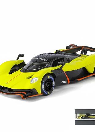 Коллекционная машина aston martin valkyrie металлическая с инерционным механизмом, светом и звуком 1:24 арт 8040 желтый