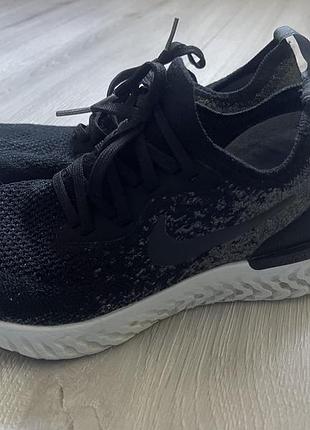 Бігові кросівки nike