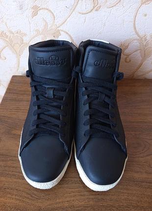Кроссовки фирмы ellesse