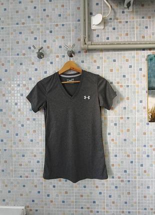 Футболка under armour.