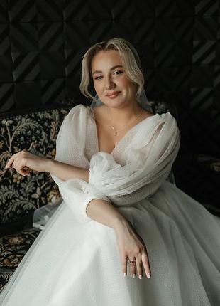Ніжна весільна сукня