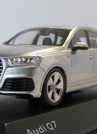 Audi q7 2015, spark. 1:43 коробка и бокс ауди q7 2015 спарк