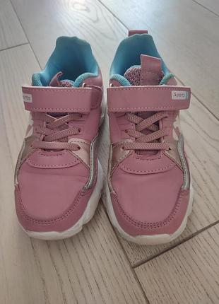 Кросівки в чудовому стані