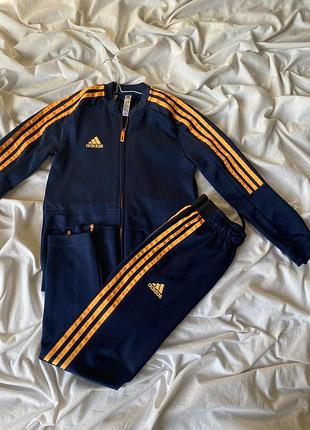 Детский спортивный костюм adidas 9-10 лет 140см.
