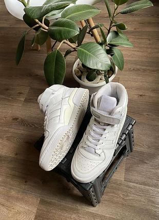 Кожаные кроссовки,
высокие кеды adidas originals forum mid 42 (26.5см) 📏27см.)
