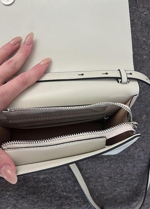 Біла сумка через плече від miraton. 6