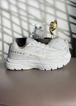Женские кроссовки nike initiator white