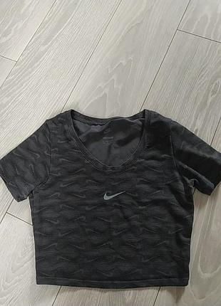 Футболка вкорочена nike