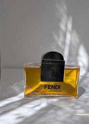 Туалетна вода fendi.