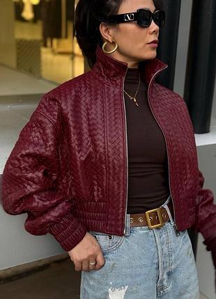 Жіноча шкіряна куртка бомбер bottega veneta