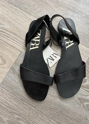 Сандалі zara