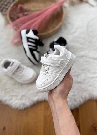 Дитячі кросівки для хлопчика та дівчинки