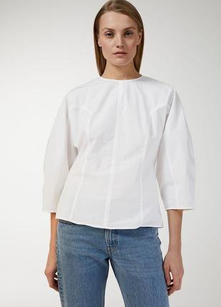 Белая поплиновая скульптурная блуза от arket