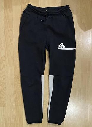 Спортивні штани adidas