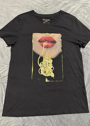 Футболка guess