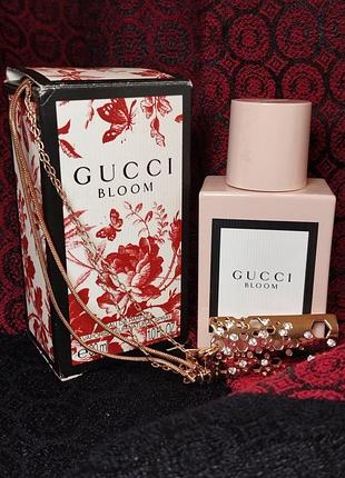 Gucci bloom 
gucci 
eau de parfum 
made in uk
30 ml